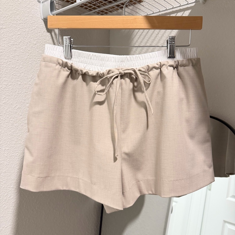 Aritzia Babaton Equity Shorts